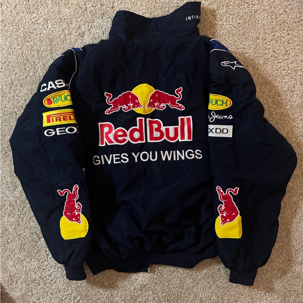 Red Bull Racing Jacket - Picture 2 of 6
